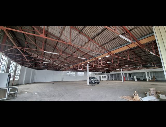 1,727M² WAREHOUSE TO LET IN CONGELLA